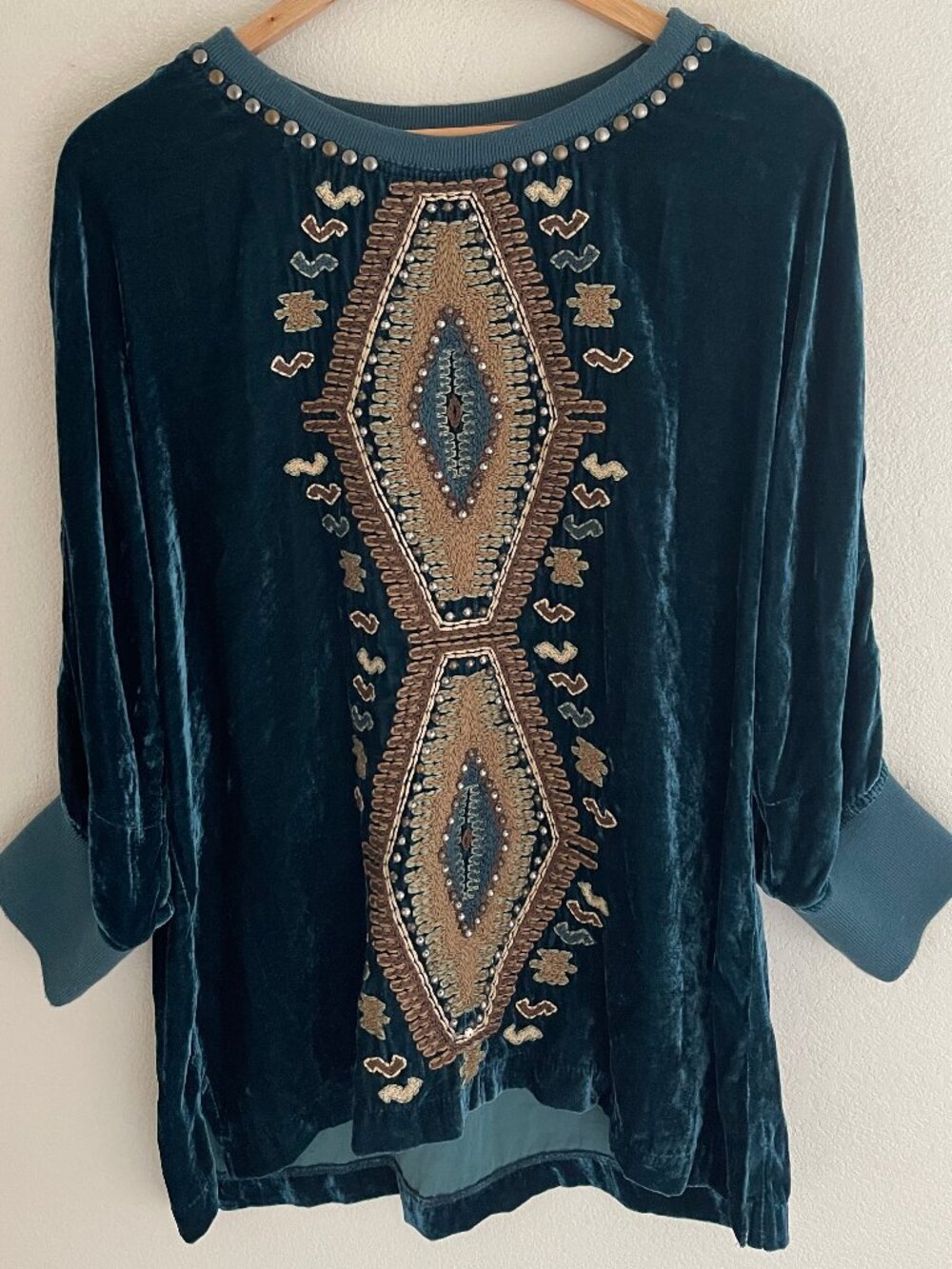 DOUBLE D RANCH Deep Teal Velvet Embroidered & Studded Top: Size Large: NWOT!